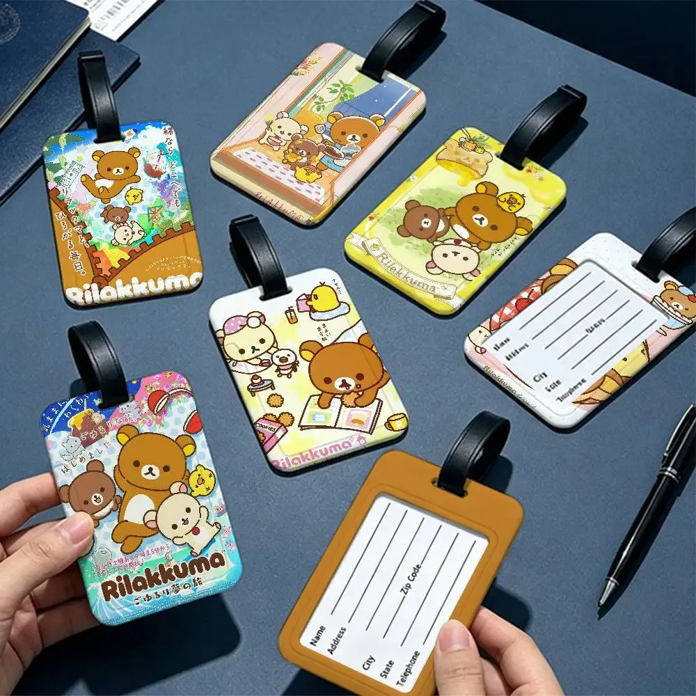 étiquette bagage plastique pvc motif rilakkuma couleurs roses rouges blanches voyage ecole pratique antiperte ceinture porté