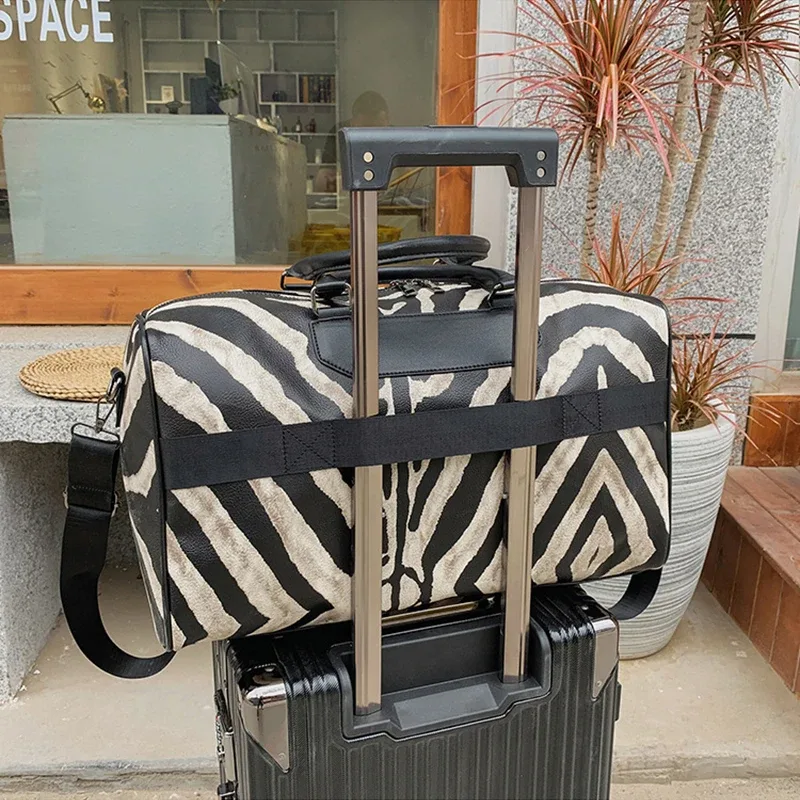 sac de voyage de mode sacs à main pour femmes grande capacité en cuir imprimé à rayures sac de sport grand fourre-tout week-end sac de sport de nuit pour les femmes