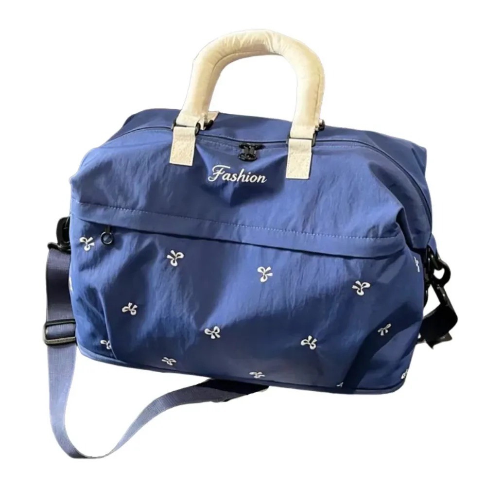 sac de voyage à grande capacité avec broderie en forme de nœud papillon, sac de voyage extensible en tissu oxford résistant à l'eau, sac fourre-tout à bandoulière pour la gym