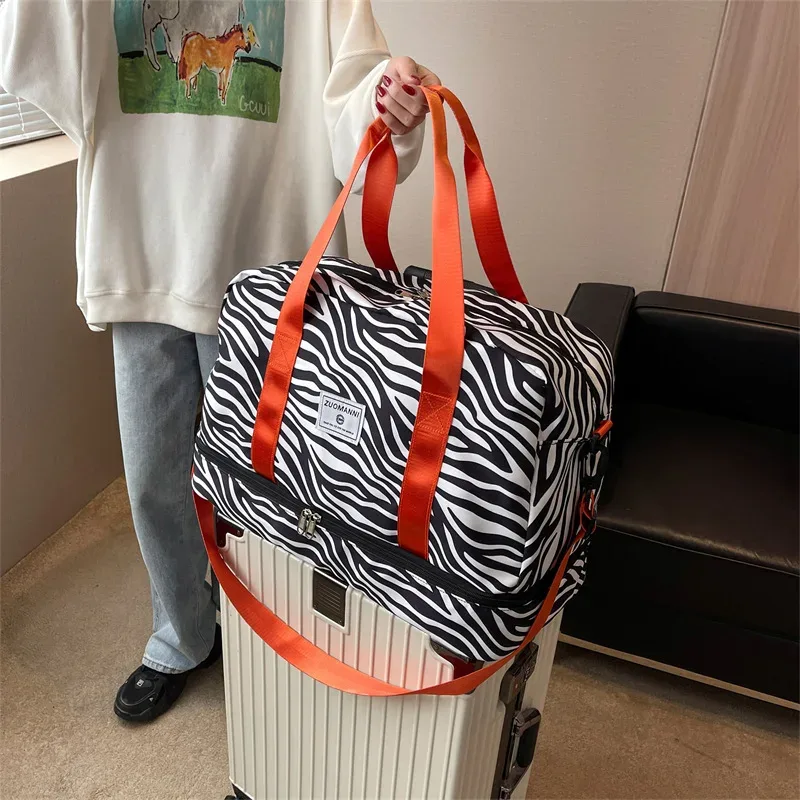 sac de voyage imperméable et tendance pour le sport, sac de rangement portable en nylon pour vêtements de sport pour femmes, pochette de gym multifonctionnelle avec séparation sec/humide.