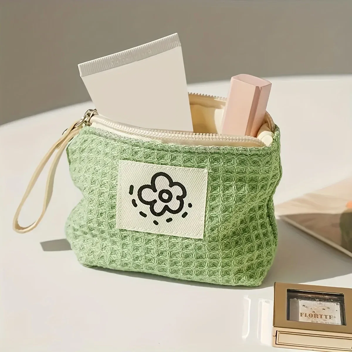 sac de rangement mignon et compact en vert matcha, sac portable pour serviettes hygiéniques, sac de rangement pour cosmétiques, porte-monnaie pour femmes