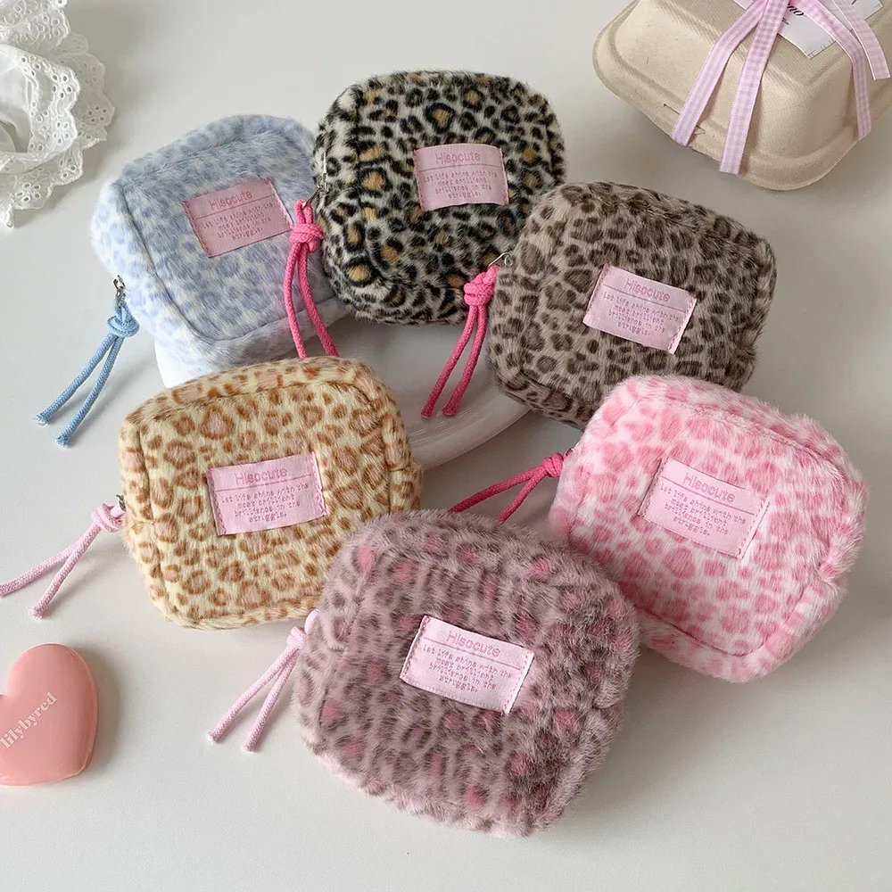 pochette cosmétique en peluche à imprimé léopard, mignonne, chaude, mini, carrée, légère, boîte à rouge à lèvres, sac de rangement pour maquillage, pour un usage quotidien