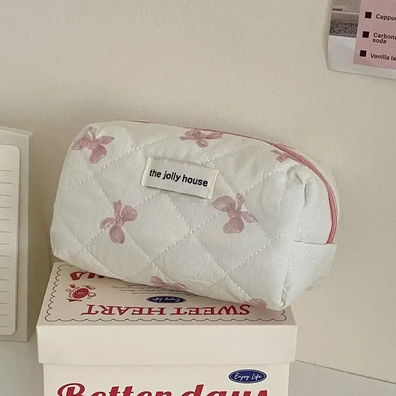 sac à cosmétiques matelassé ours rose pour femmes, joli organisateur de voyage de maquillage à fermeture éclair, sac à main féminin, pochette de toilette pour filles, 2024