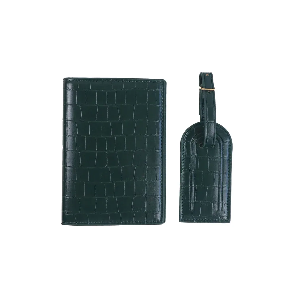 portedocuments etiquettebagage personnalisation prénomlisa motifcrocodile couleurmarron accessoirevoyage portepasseport setaccessoires bagages cuirpu modevoyage identificationvalise nomadresse