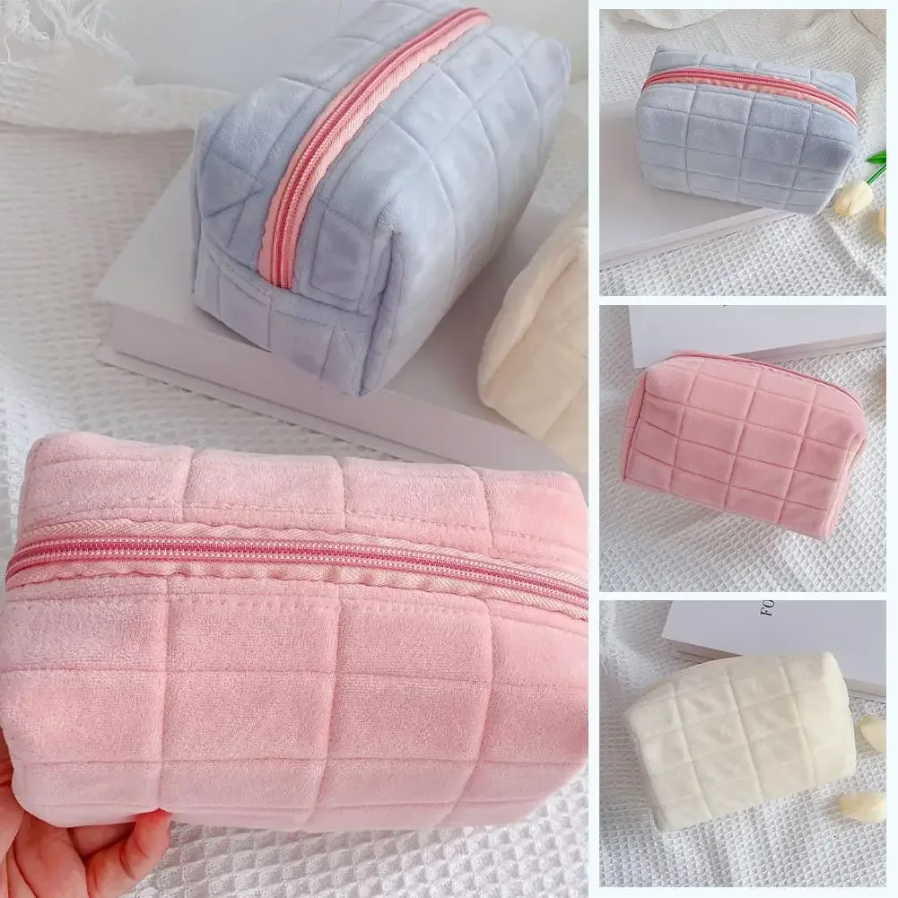 sac de maquillage en peluche mignon pour femmes, petit sac cosmétique portable de voyage, trousse de toilette unie avec fermeture éclair, pochette de rangement pour articles de toilette