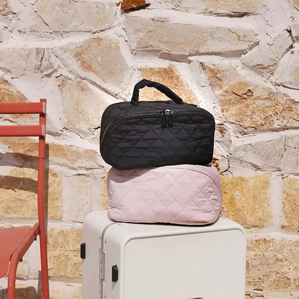 trousse de maquillage portable à large ouverture pour femme, étui à cosmétiques plat et résistant à l'eau, organisateur de voyage pour articles de toilette et pinceaux