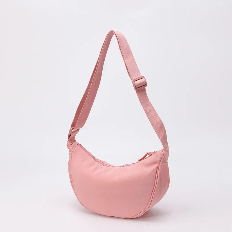 sac bandoulière polyvalent en nylon léger, durable et élégant, disponible en plus de 20 couleurs vibrantes pour un usage quotidien, les voyages et les sorties.