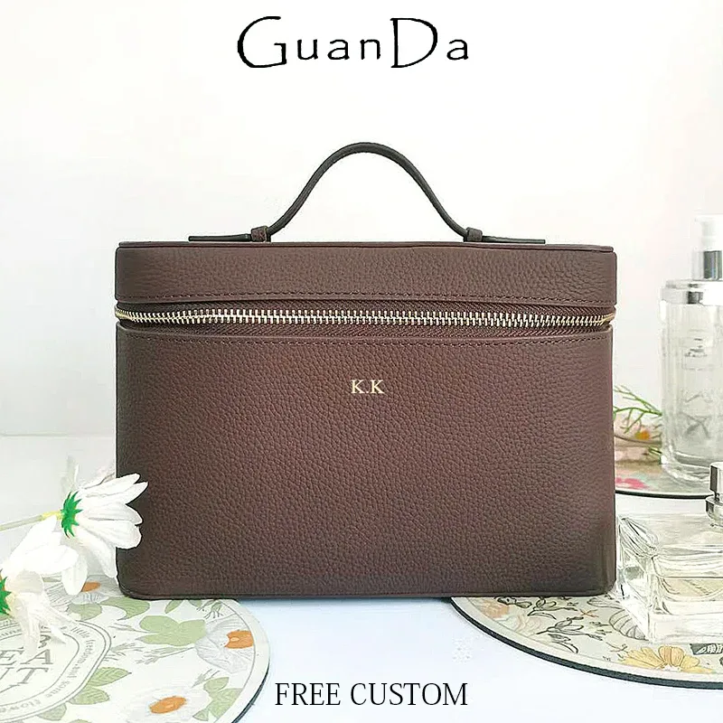 sac à cosmétiques de voyage portable de luxe avec lettres gravées pour femmes, trousse de toilette de grande capacité pour dames, trousse de maquillage en cuir avec nom personnalisé