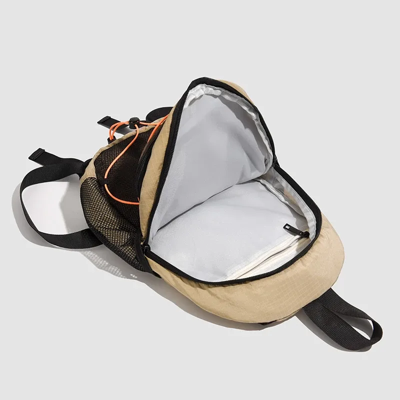 sac dos toile beige bandes noires poche intérieure fendue ceintures jacquard randonnée sport décontracté