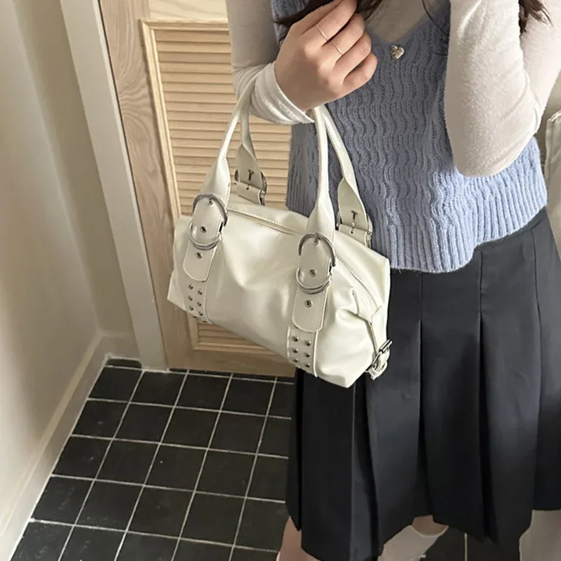 sac à bandoulière en cuir pu pour femmes, style vintage, grande capacité, sac à main à rivets de haute qualité, à la mode, pour usage quotidien, sac de moto y2k