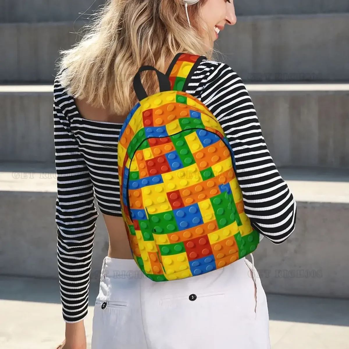 sac dos polyester motif carrés couleurs rouges jaunes verts bleus oranges poignées noires format 16 pouces usage voyage camping