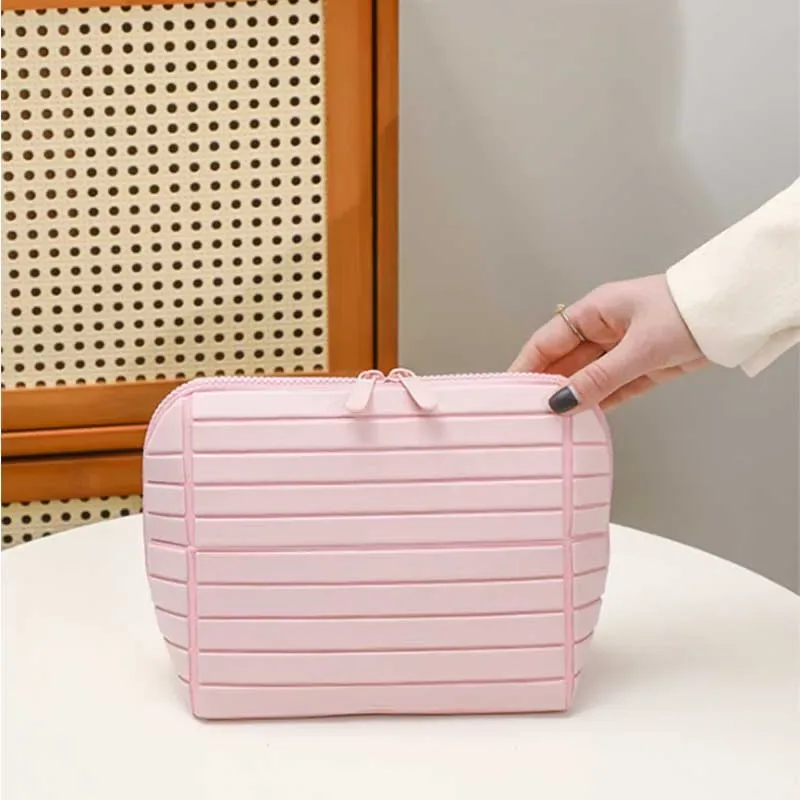 sac de rangement en pvc rayé, grande capacité, pochette de rangement pour articles de toilette de voyage en plein air, sac à cosmétiques de voyage portable, 1 pièce