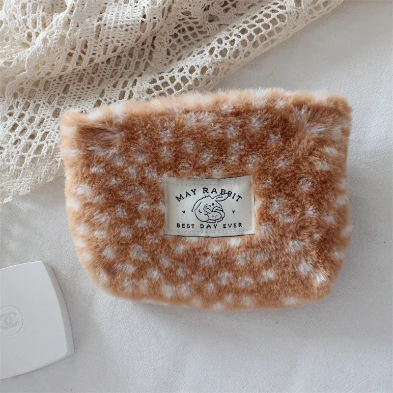 nouvelle pochette à monnaie en peluche à motif cerf grande capacité trousse de maquillage organisateur de voyage étui à rouge à lèvres trousse à crayons pochette pour serviettes hygiéniques 2026