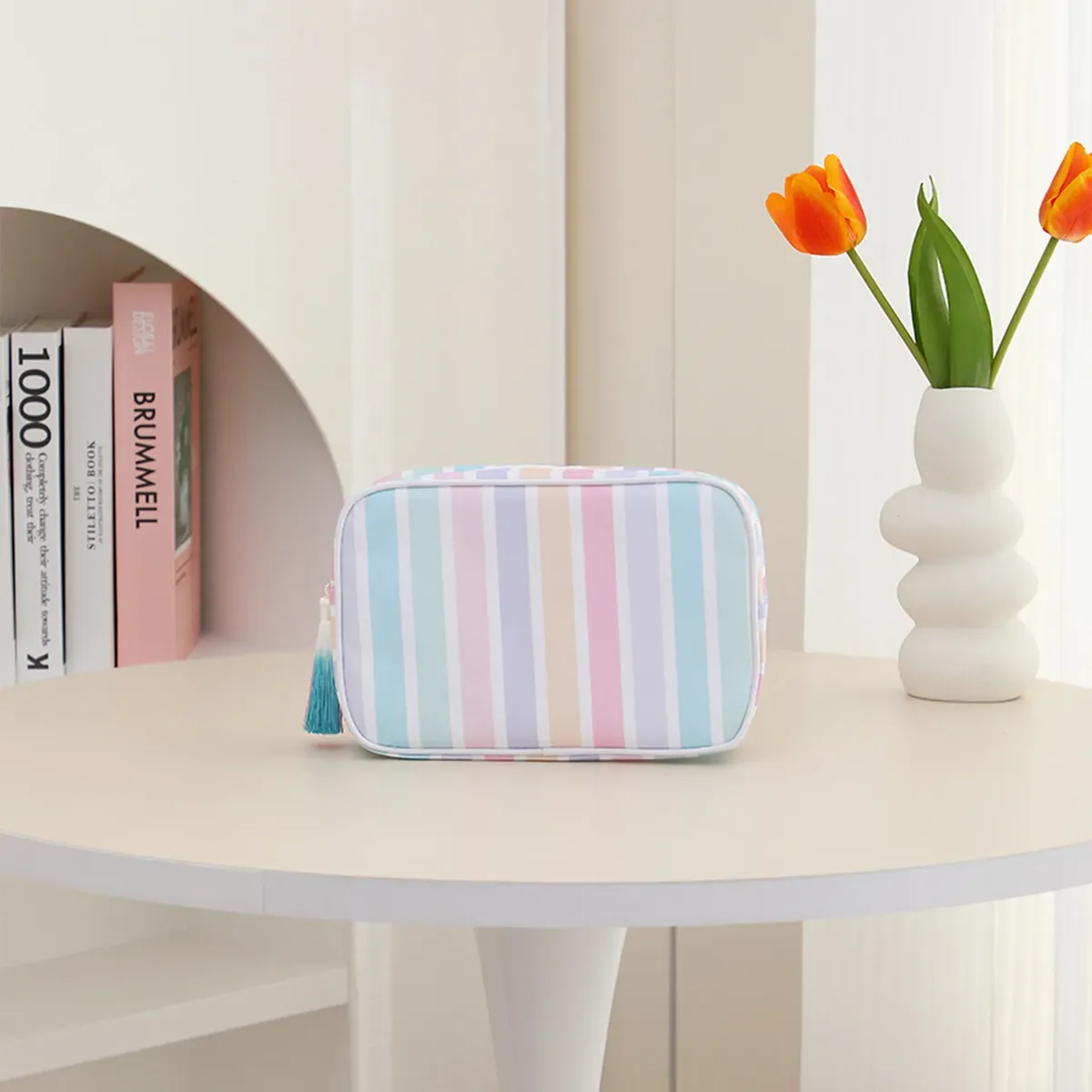 pochette de maquillage personnalisée brodée en seersucker, rayée et matelassée, pour cosmétiques, cadeau de mariage pour demoiselle d'honneur, organiseur de voyage pour articles de toilette avec fermeture éclair