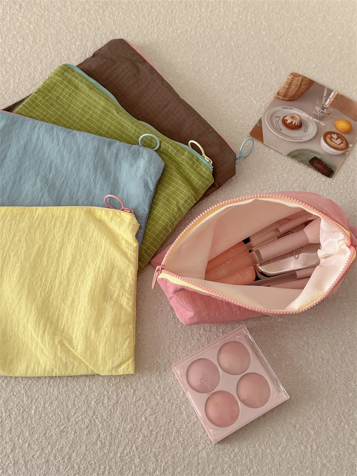 pochette de maquillage en nylon à carreaux, élégante et portable, organiseur extérieur pour câbles, articles divers, pochette de rangement cosmétique