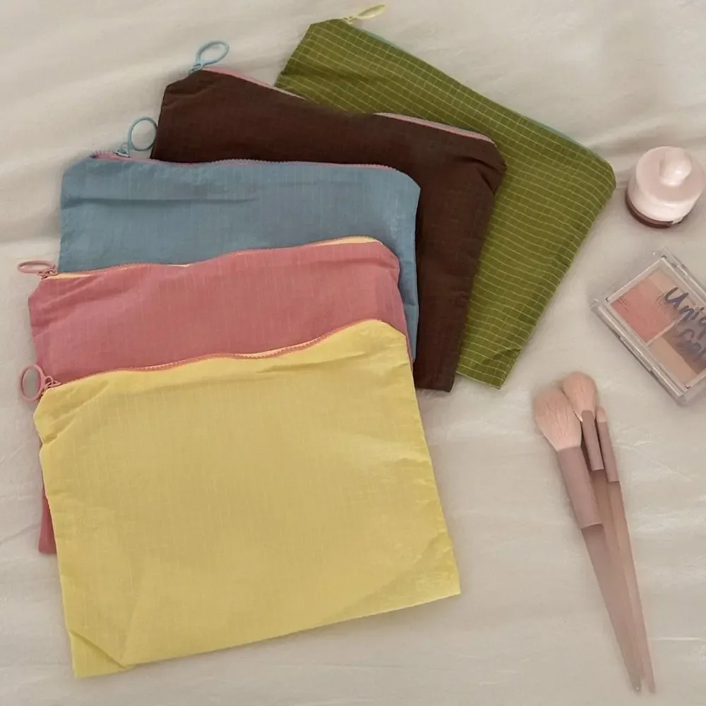 nouvelle trousse de maquillage de grande capacité, motif à carreaux, fermeture éclair, pochette de rangement de voyage, organisateur en nylon, trousse à cosmétiques pour voyage.