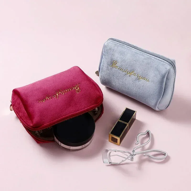 trousse de maquillage en velours avec fermeture éclair pour femme, trousses de toilette, broderie de lettres, poudres cosmétiques, monochromatique, femme