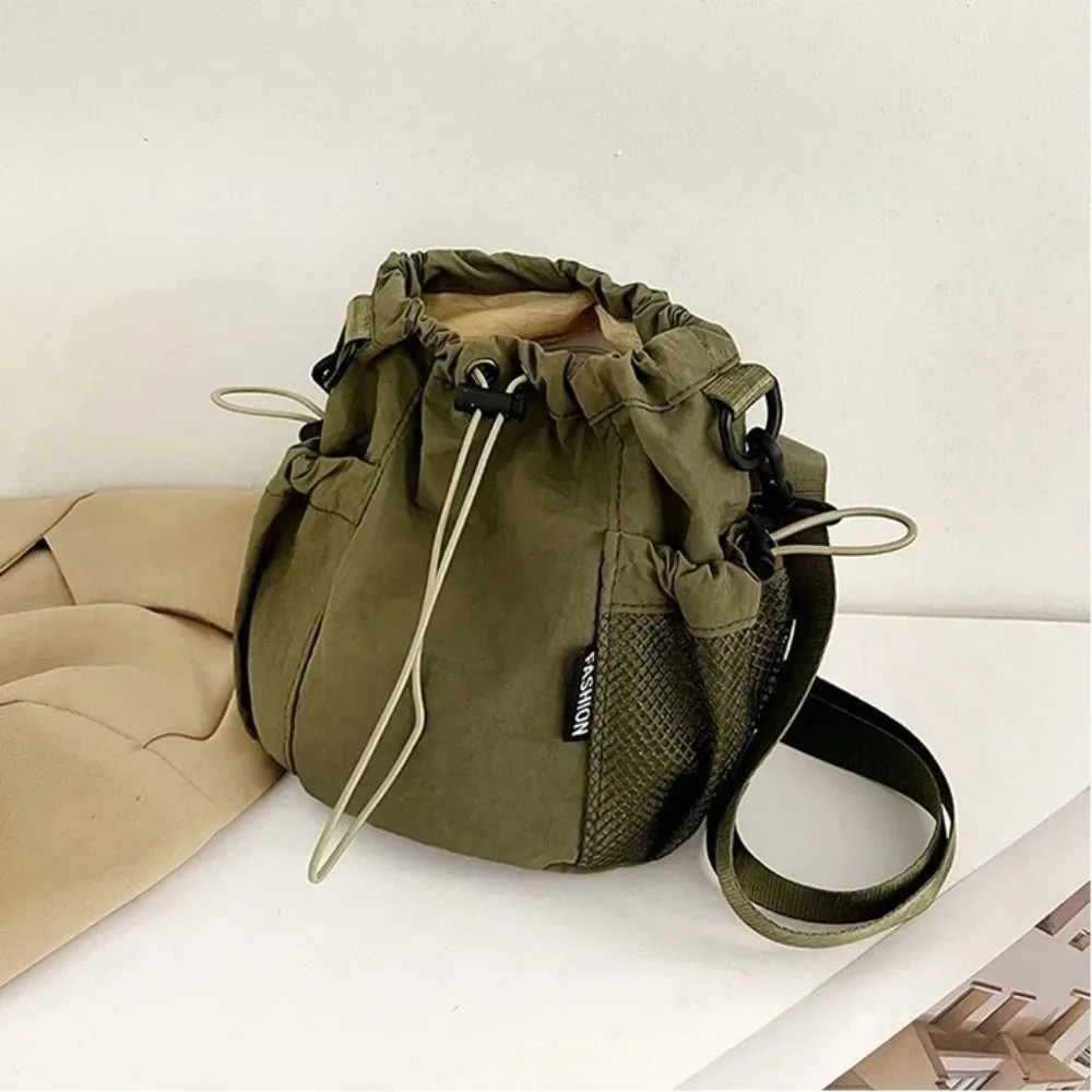 sac à bandoulière simple portable en nylon, petit sac léger de couleur unie pour l'extérieur