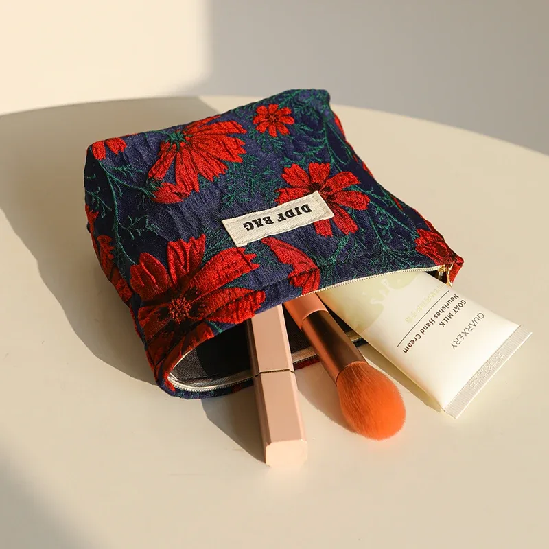 nouveau mini sac à cosmétiques féminin portable rouge doux petit sac de rangement de serviettes hygiéniques sac de clé de monnaie de banlieue sac de carte bancaire portable
