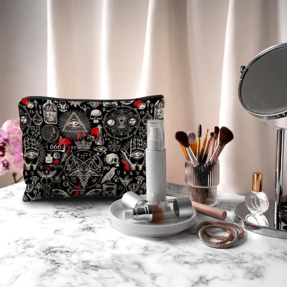 1 trousse de maquillage gothique avec symboles gothiques (pentagrammes, crânes, chauve-souris, occulte) – trousse à cosmétiques gothique noire et rouge