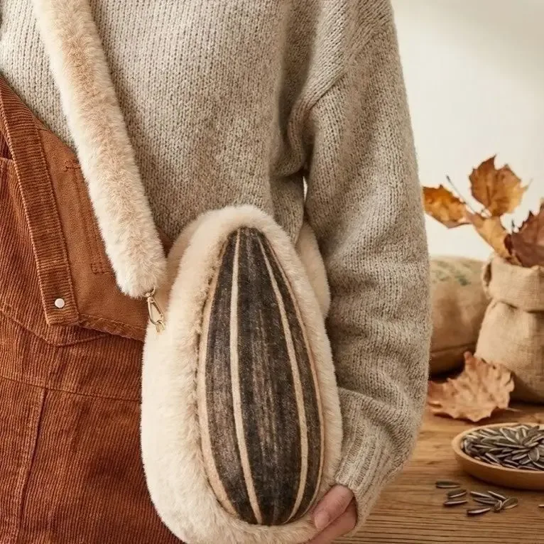 le nouveau sac à bandoulière simple en peluche créatif de sunflower seed est un cadeau de niche pour votre meilleur ami
