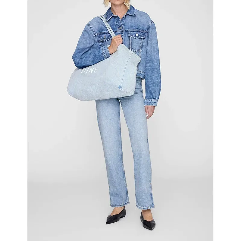 sac fourre-tout en jean délavé avec imprimé lettres de marque pour femme, grande capacité, sac à bandoulière quotidien pour femme, sac bandoulière en toile pour trajets quotidiens, nouveauté 2026