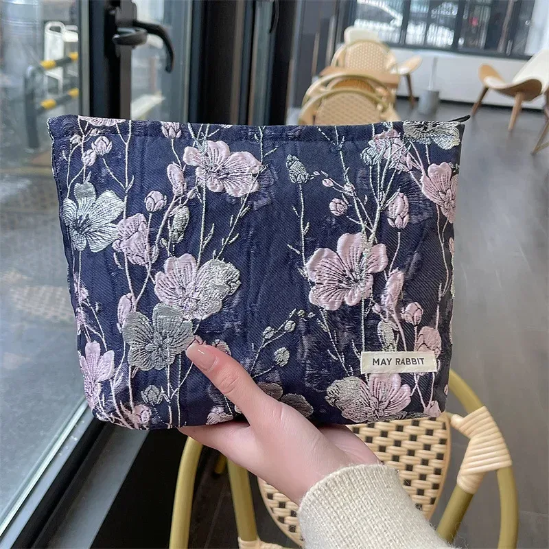 nouveau sac de maquillage vintage fleur en relief de haute qualité pour femmes, sac à cosmétiques, pochette de maquillage en toile de grande capacité, organisateur de voyage