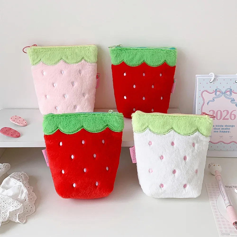 trousse de maquillage en peluche fraise portable, étui à rouge à lèvres et écouteurs, pochette de rangement pour étudiants, petite trousse cosmétique