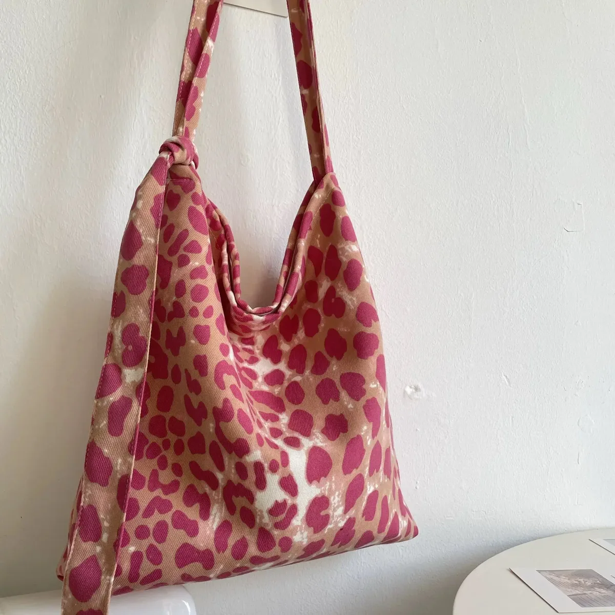 2025 nouveau doux cool framboise poudre léopard unique épaule sac à bandoulière pour femmes sac sac réglable velours côtelé sac