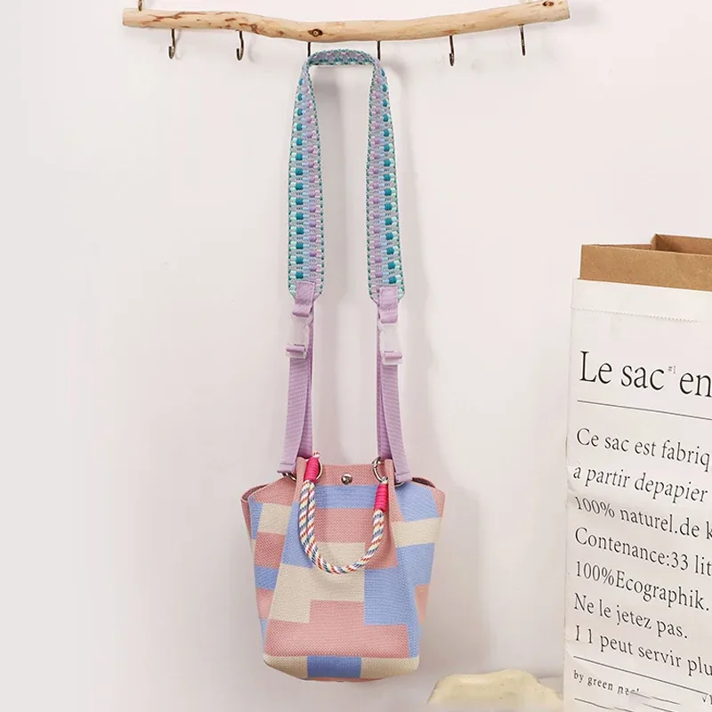 sangles de sac à bandoulière réglables d'inspiration sportive ; accessoires de sac en nylon brodés unisexe avec bouton de traction.
