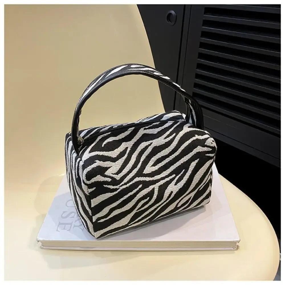 pochette de maquillage portable tendance motif léopard, grande capacité, avec fermeture éclair, pour femmes, organiseur de maquillage, trousse de toilette, sac à main en toile, sac oreiller