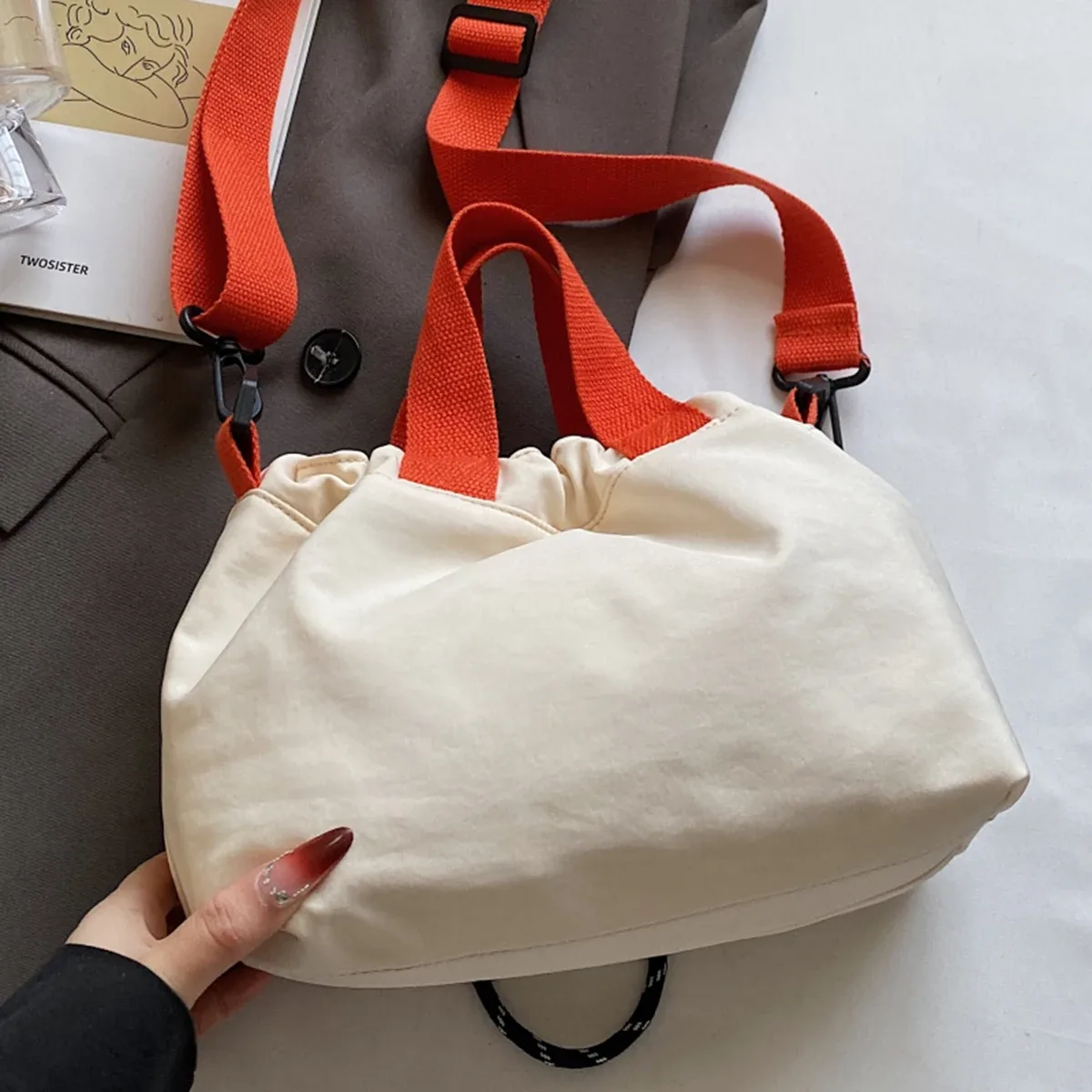 le nouveau sac messager unisexe, sac à bandoulière fonctionnel extérieur, sac à bandoulière de banlieue, sac de rangement, sac à dos contrasté féminin