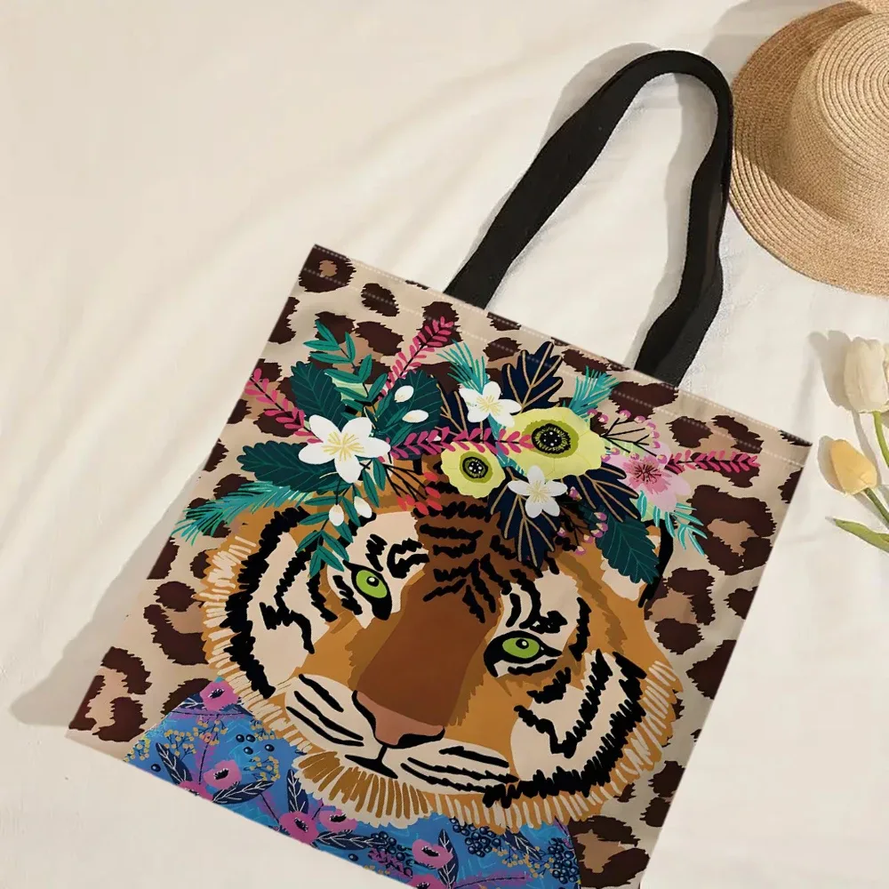 sac fourre-tout avec illustration d'un tigre portant une couronne sur un fond imprimé léopard, parfait pour le shopping, 1 pièce