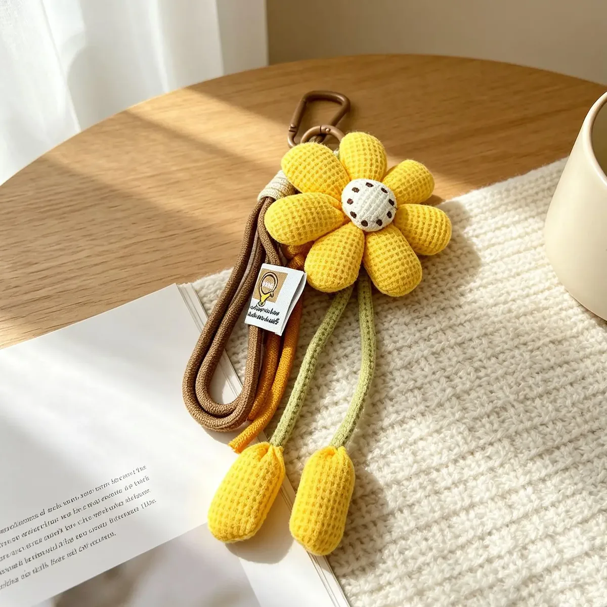 mignon porte-clés floral en tissu rembourré avec sangles en corde pour sacs à main, sacs fourre-tout, sacs à dos et décoration de sacs de tous les jours.