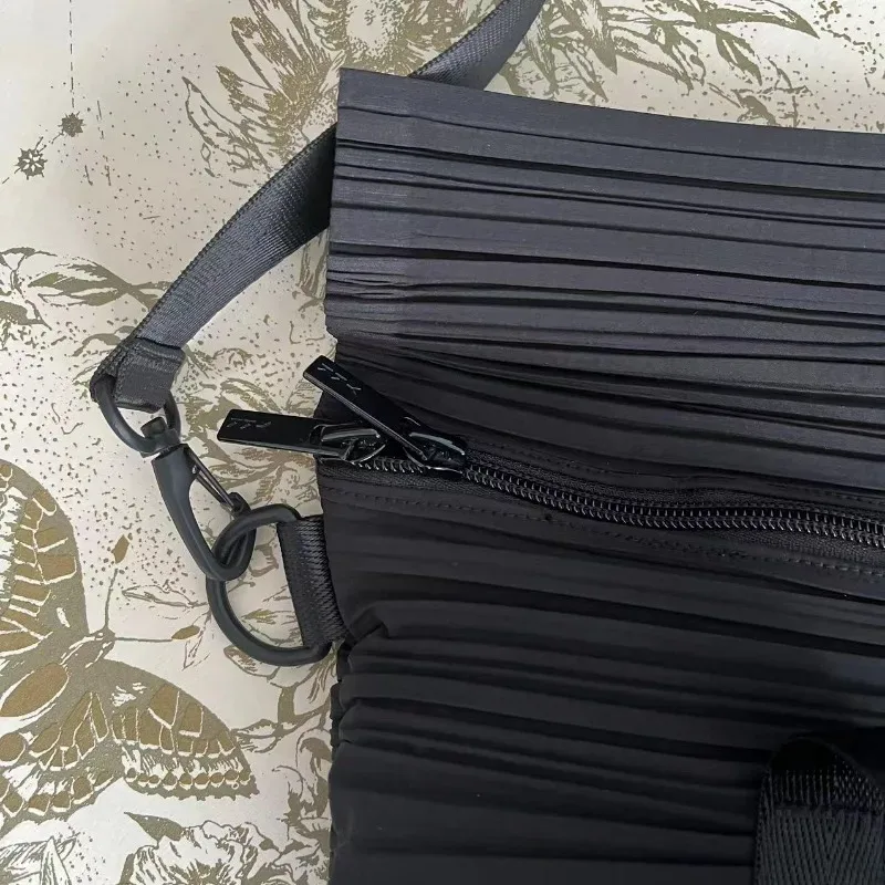 sac à bandoulière de même style pour hommes et femmes, sac à fermeture éclair polyvalent de rue haut de gamme, sac à main en toile, ata yake, 2024