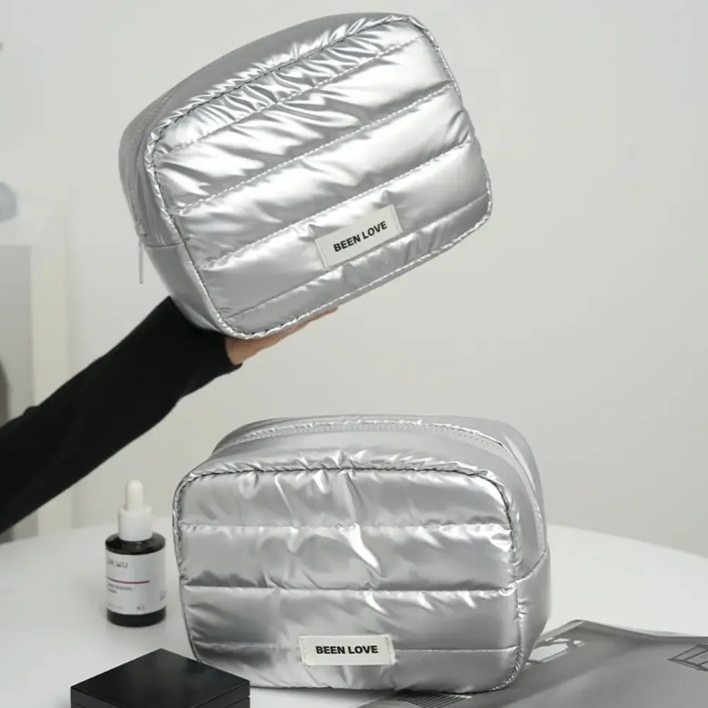 trousse de maquillage matelassée grande capacité couleur unie, sac de voyage doux et moelleux avec fermeture éclair pour soins de la peau