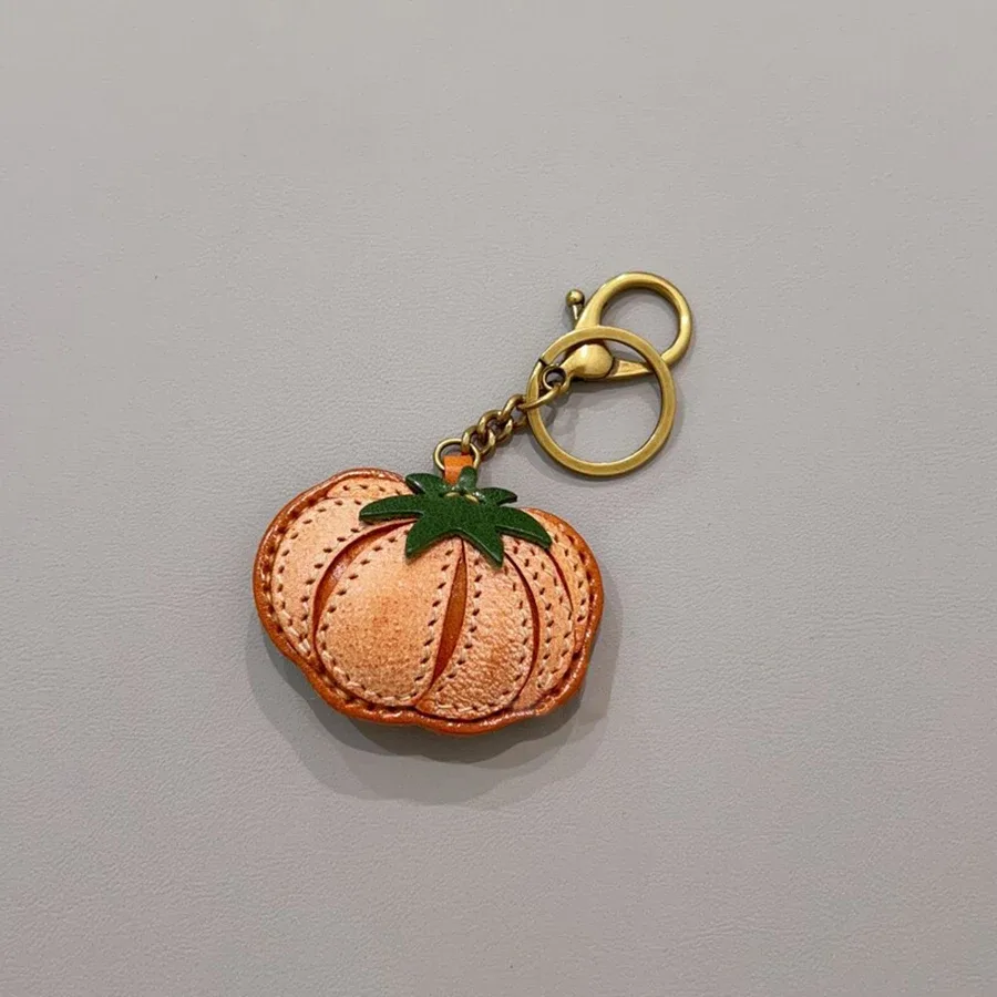 breloque de sac en cuir de vachette motif citrouille, pendentif tomate exquis, accessoire de sac à dos mignon et polyvalent pour femme, porte-clés