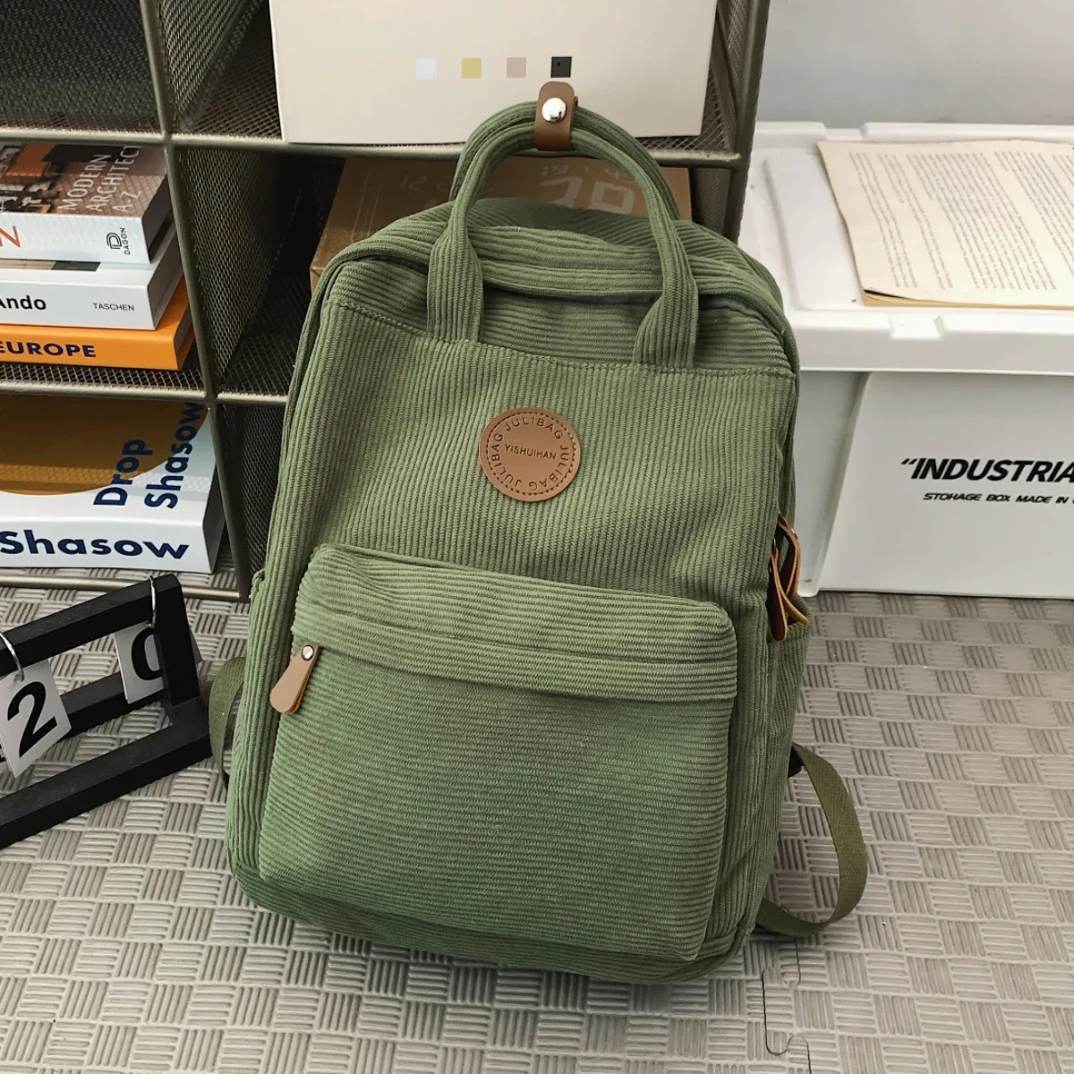 cartable en velours côtelé étudiant du secondaire étudiant du secondaire ins collège sac à dos automne et hiver nouvelle couleur pure fille sac à dos en velours classe d'étudiant shopping randonnée