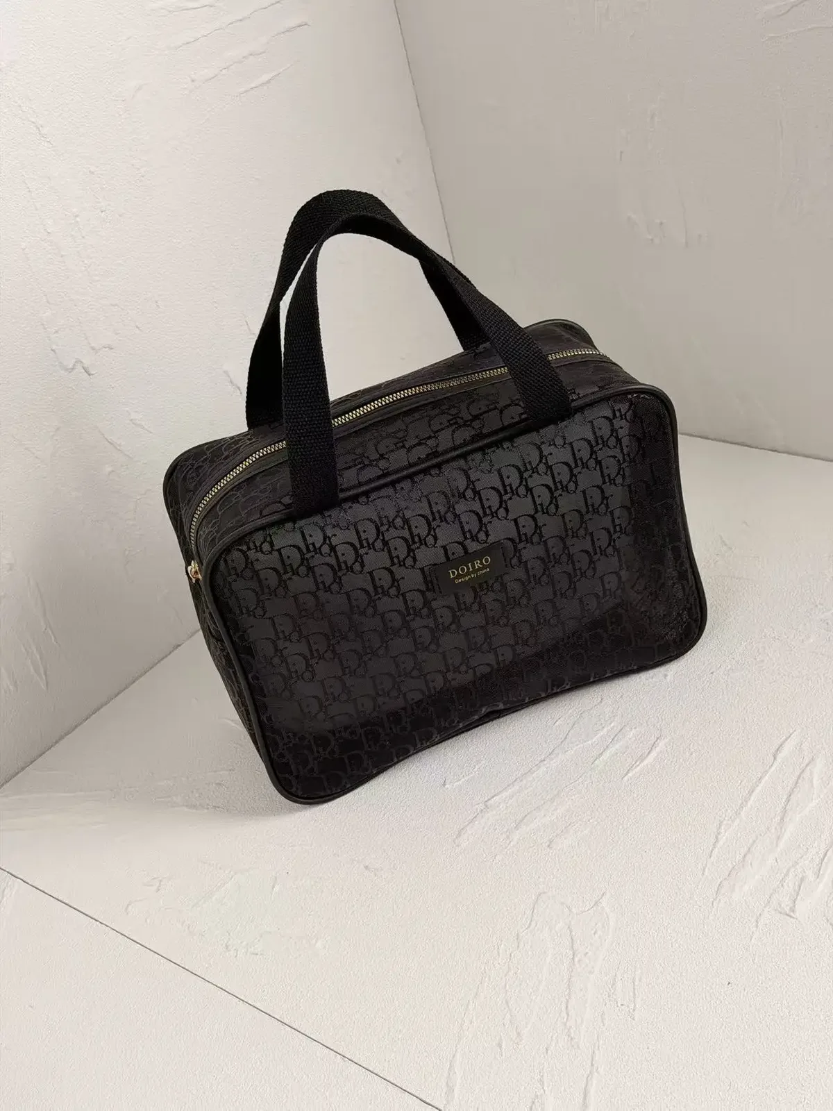 la trousse de toilette pero storecompact convient pour la salle de sport, la natation, le camping et les courtes vacances de week-end.