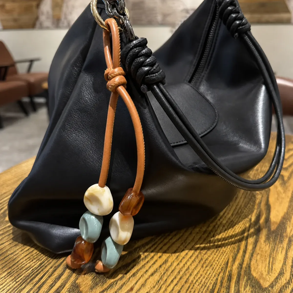 porte-clés en résine perlée, breloque de sac en cuir pu à perles plates, pendentif décoratif pour sac, porte-clés en cuir pu tressé pour valises