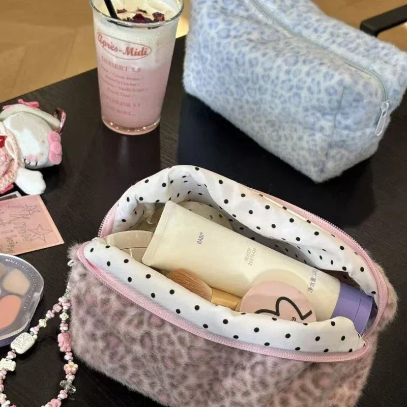 trousse de maquillage coréenne à imprimé léopard fauve, trousse de toilette de voyage portable en peluche moelleuse, organisateur de grande capacité pour femmes, pochette à papeterie