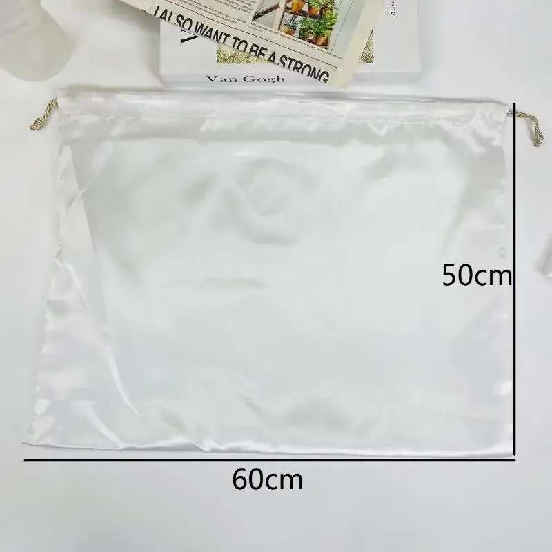 housse anti poussière tissu soie luxe forme ovale ouverte cordelette taille petite grande protection sac main