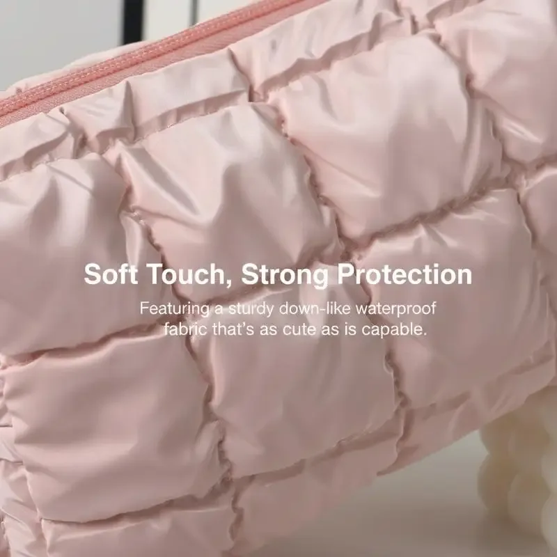 pochette cosmétique matelassée avec un grand espace pour les voyages
