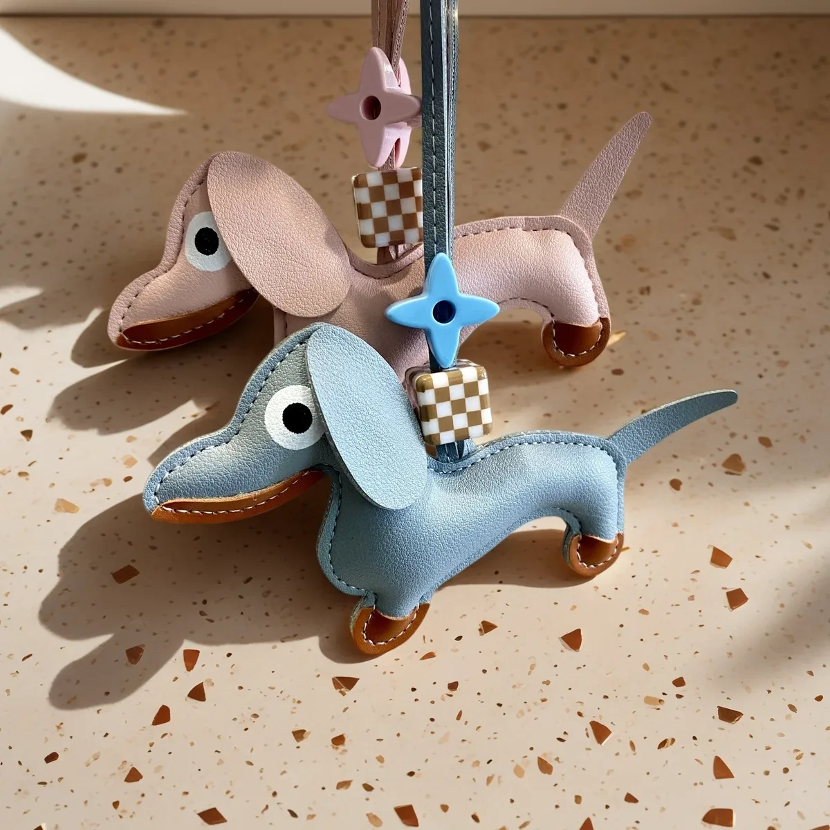 porte-clés/charm pour sac en forme de teckel, 7 couleurs morandi, design chiot pour sac fourre-tout/sac à main, élégant ornement suspendu, cadeau pour les amoureux des chiens