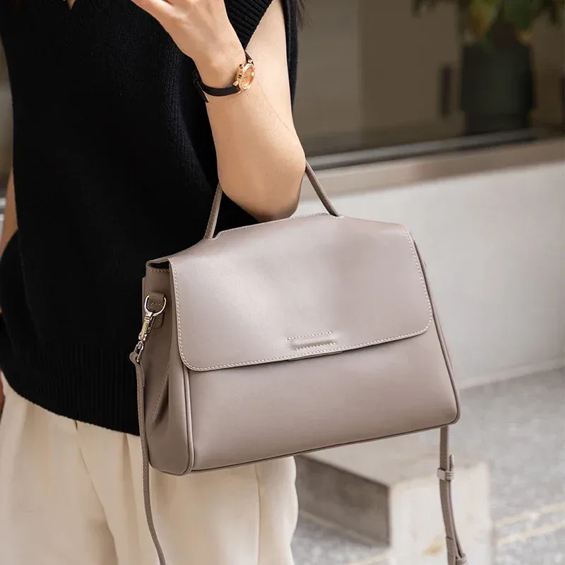 sac à bandoulière en cuir de vache véritable pour femmes, sac à main de luxe de créateur, sac à bandoulière souple en cuir pour le bureau.