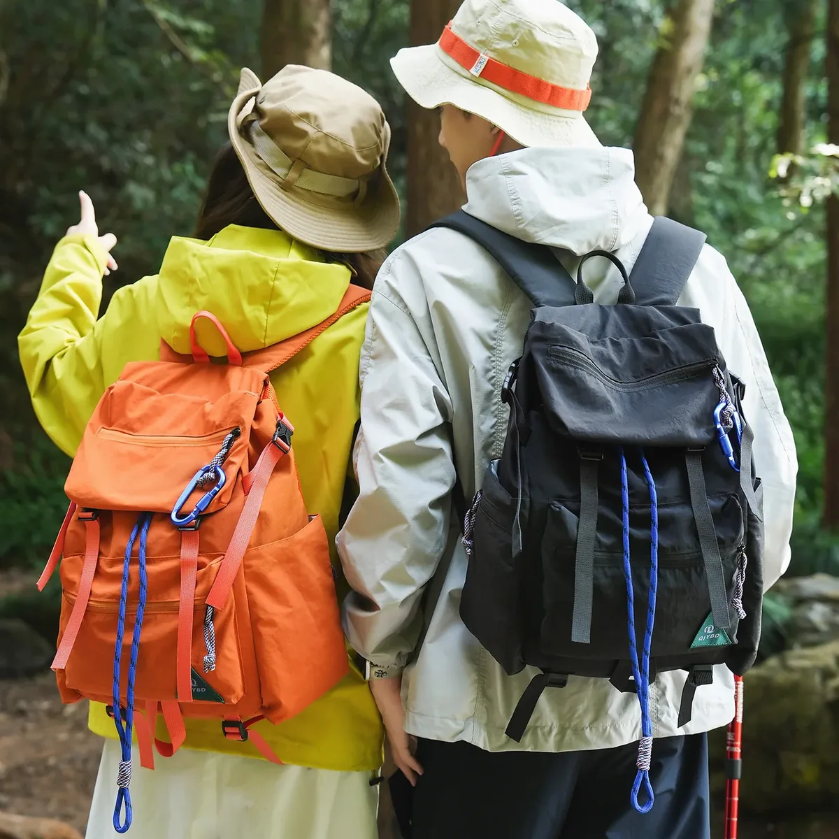 sac à dos léger et décontracté pour femme, idéal pour les voyages en plein air, en nylon résistant à l'usure et à l'eau, avec bretelles ergonomiques.