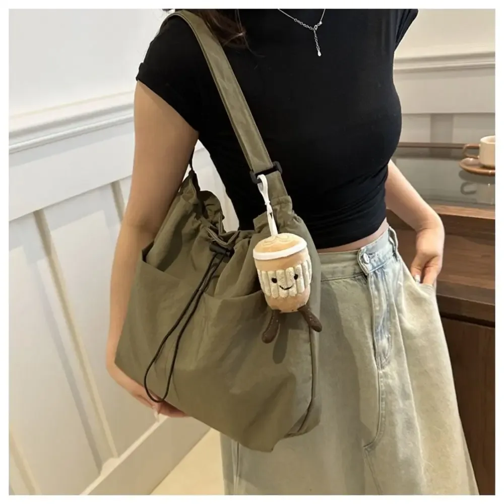 sac fourre-tout en nylon pour femmes, fourre-tout décontracté de voyage à la mode, sac à bandoulière avec cordon de serrage, grande capacité, sac seau étanche