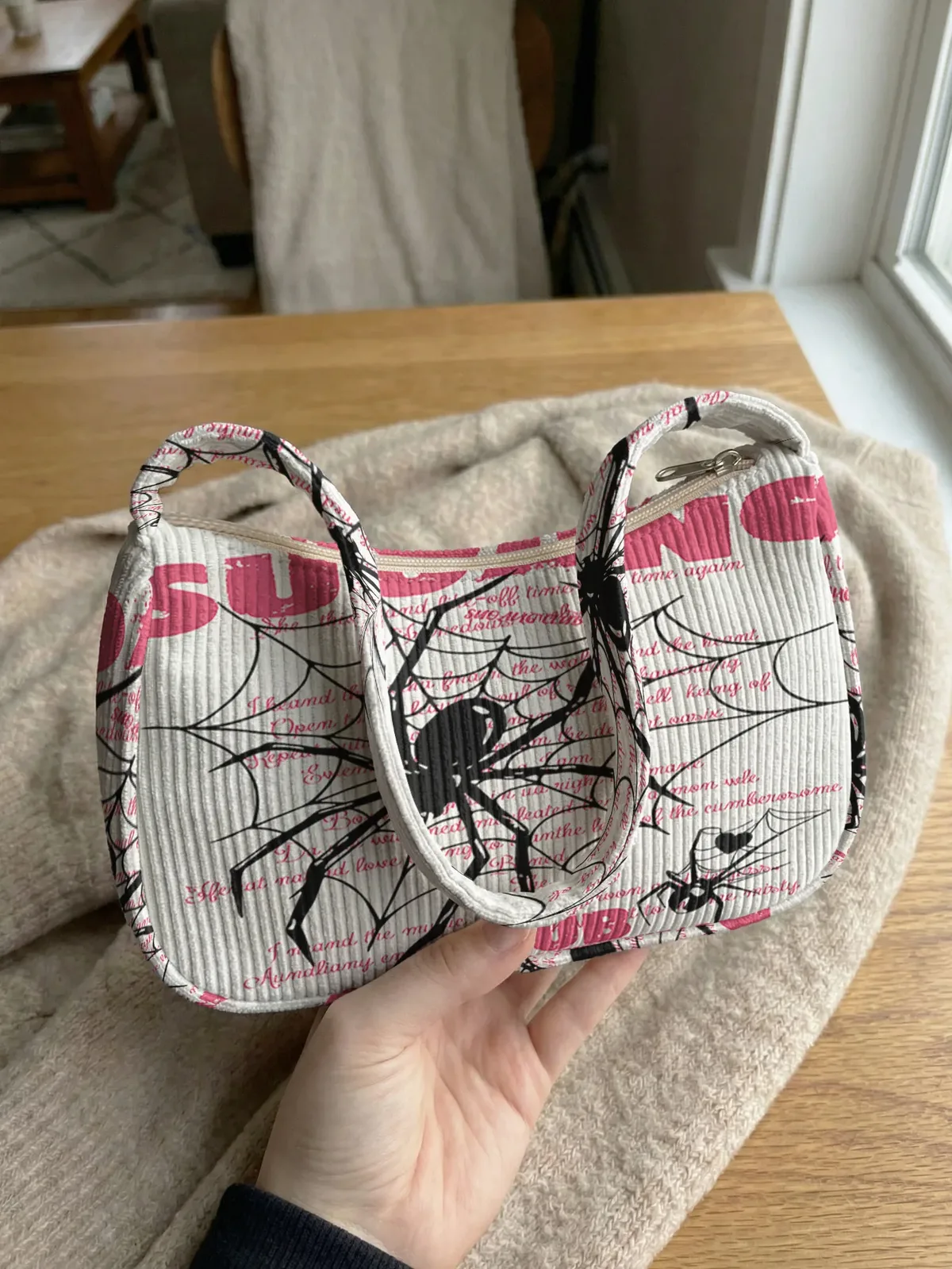 Sac à bandoulière tendance à imprimé araignée, sac sous le bras en velours côtelé beige pour un usage quotidien décontracté