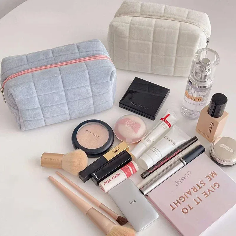 sac de maquillage en peluche mignon pour femmes, petit sac cosmétique portable de voyage, trousse de toilette unie avec fermeture éclair, pochette de rangement pour articles de toilette