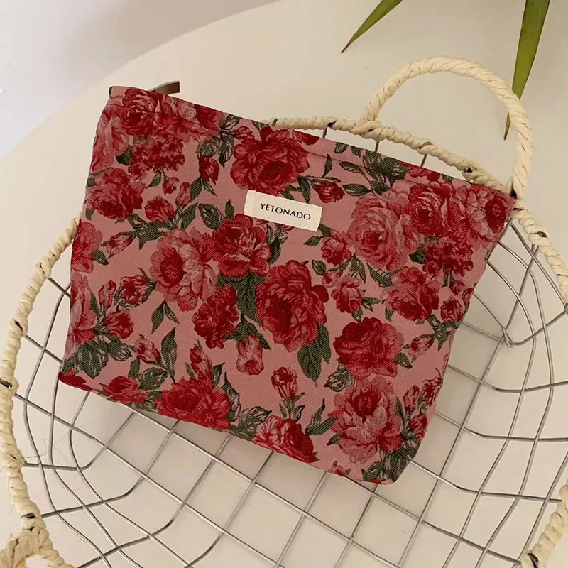 sac à cosmétiques pour femmes, étui vintage en tissu jacquard floral rouge foncé, pochette de rangement de maquillage avec fermeture éclair, petit grand sac pour brosses de toilette